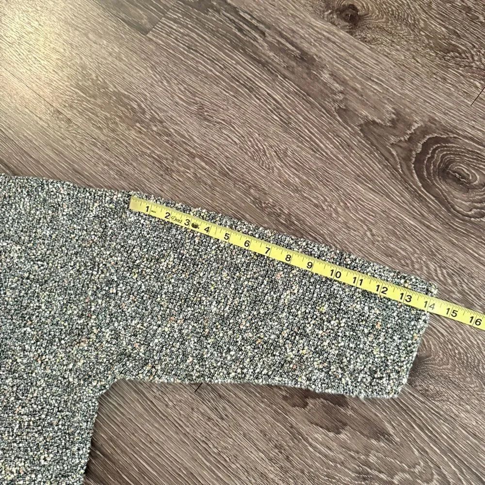 Eskandar One Size Textured Sweater - Picture 8 of 11